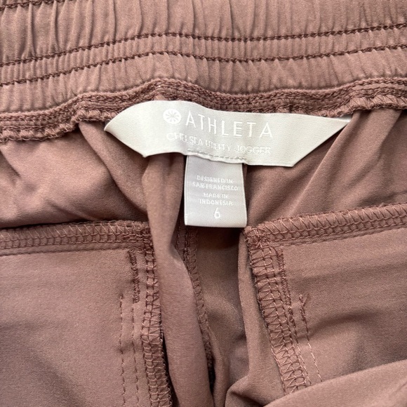 Athleta Chelsea Utility Cargo Jogger pants in Mineral Brown Women’s Size 6 - Picture 5 of 7